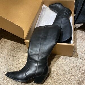 Journee Signature-Pryse Extra Wide Calf Boot size 8